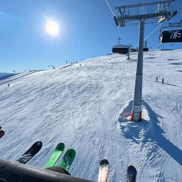 A sciare sul Kronplatz⛷️🎿

#kronplatz #plandecorones #sciare #sciarechepassione #dolomiti #skifahren #ski #dolomitisuperski #vancaza #relax #sport #comprensoriosciistico #skikronplatz #altoadige #sudtirol #südtirol #pusteria #pustertal #brunico #bruneck